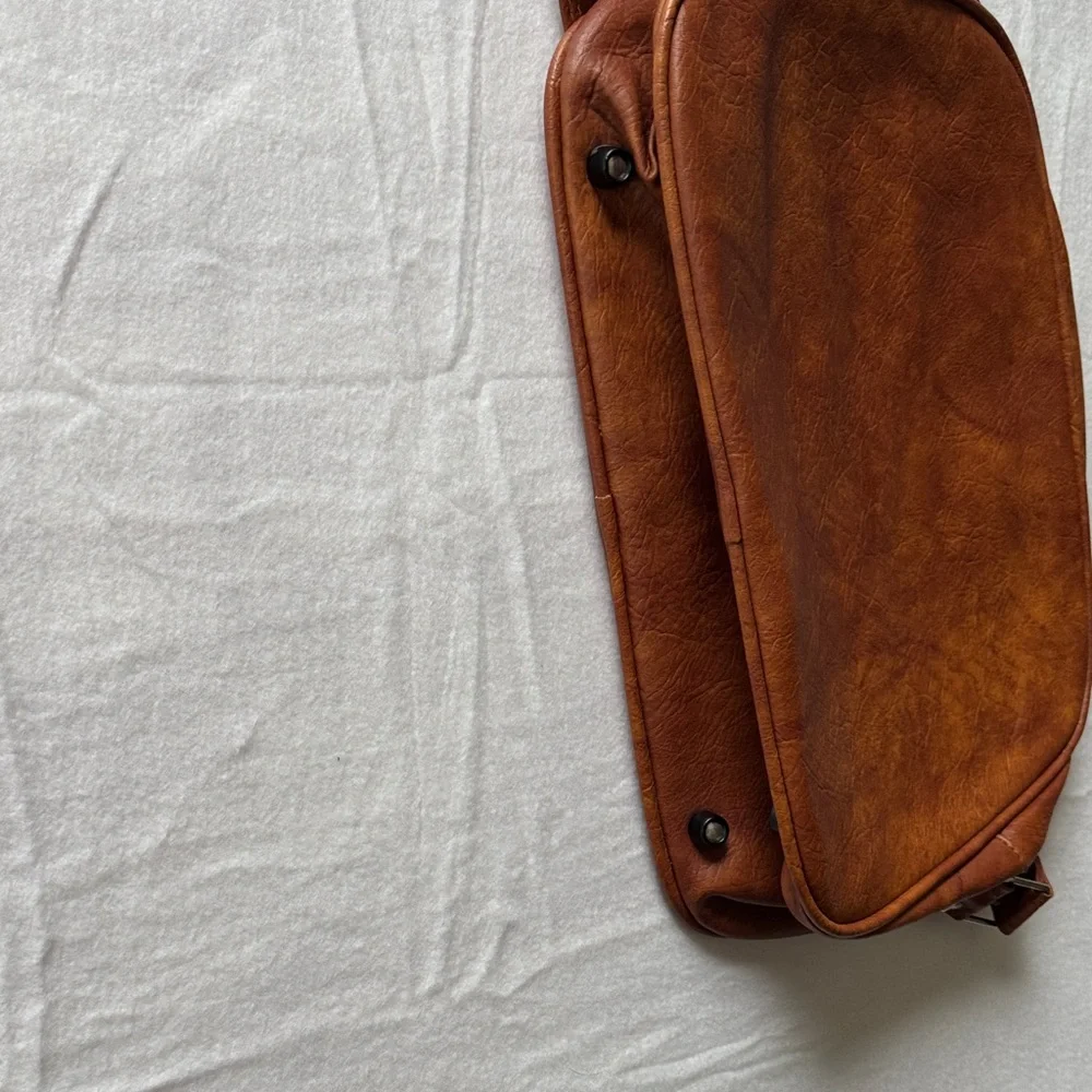 Vintage Samsonite Men’s Tan-Brown Messenger Crossbody Bag